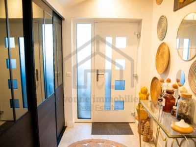 VILLA TO RENT - GEX - 136.21 m2 - 2�690�&euro; including tenant fees