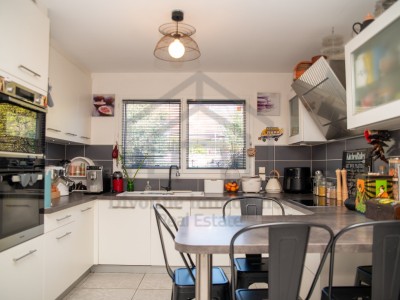 VILLA TO RENT - GEX - 136.21 m2 - 2�690�&euro; including tenant fees