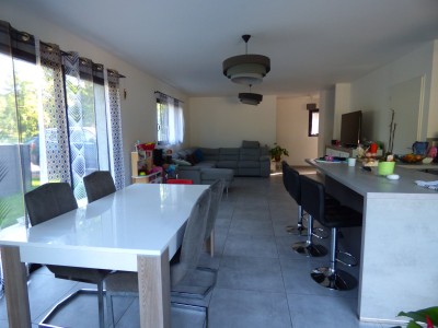 VILLA FOR SALE - ORNEX - 122.08 m2 - 699000 €