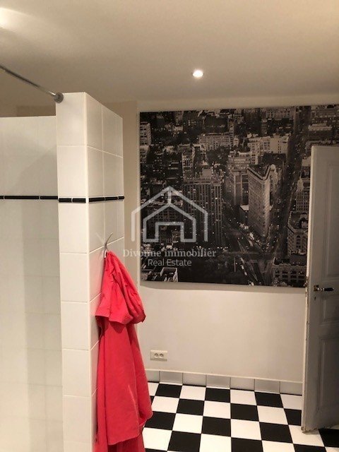 MAISON A LOUER - GEX - 252.67 m2 - 2�850�&euro; charges comprises par mois