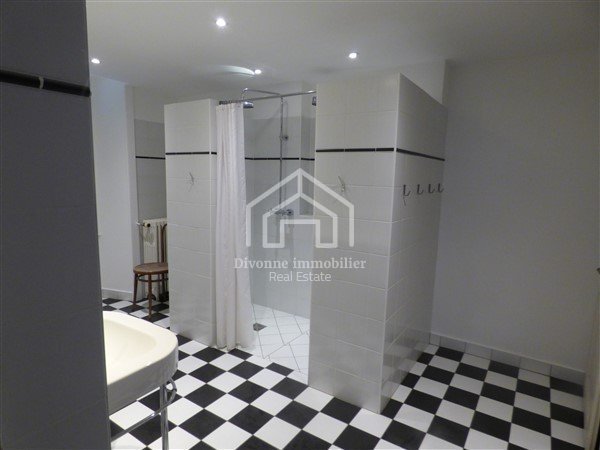 MAISON A LOUER - GEX - 252.67 m2 - 2�850�&euro; charges comprises par mois