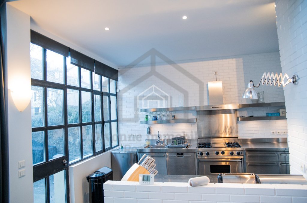 MAISON A LOUER - GEX - 252.67 m2 - 2�850�&euro; charges comprises par mois