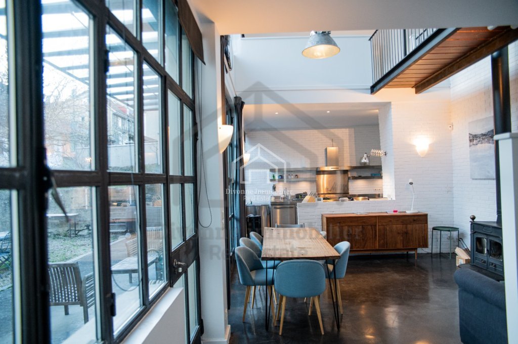 MAISON A LOUER - GEX - 252.67 m2 - 2�850�&euro; charges comprises par mois