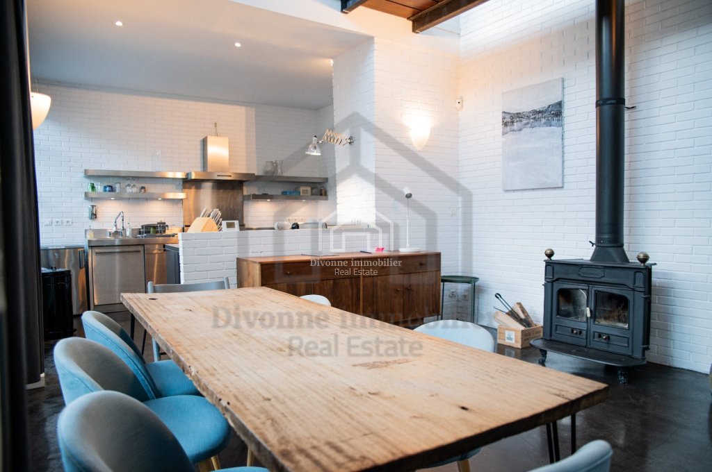 MAISON A LOUER - GEX - 252.67 m2 - 2�850�&euro; charges comprises par mois