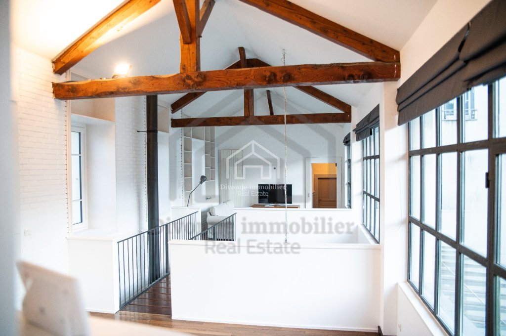 MAISON A LOUER - GEX - 252.67 m2 - 2�850�&euro; charges comprises par mois