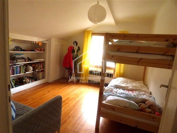 MAISON A LOUER - GEX - 152.91 m2 - 2 970 &euro; charges comprises par mois