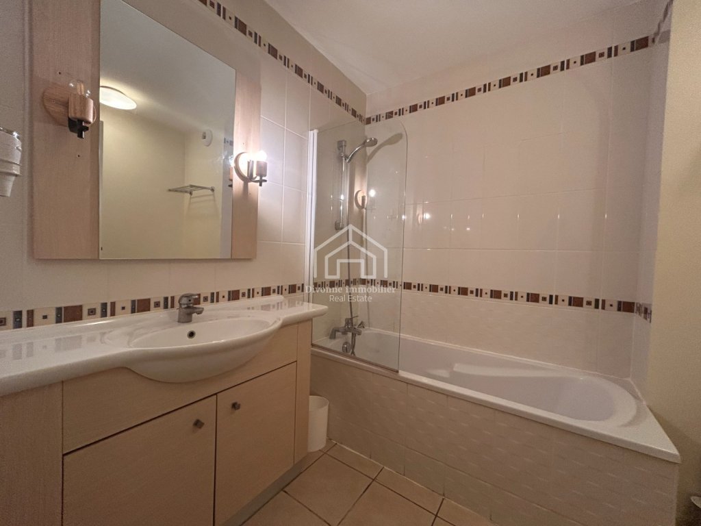 STUDIO A LOUER - DIVONNE LES BAINS - 31.53 m2 - 1 200 &euro; charges comprises par mois