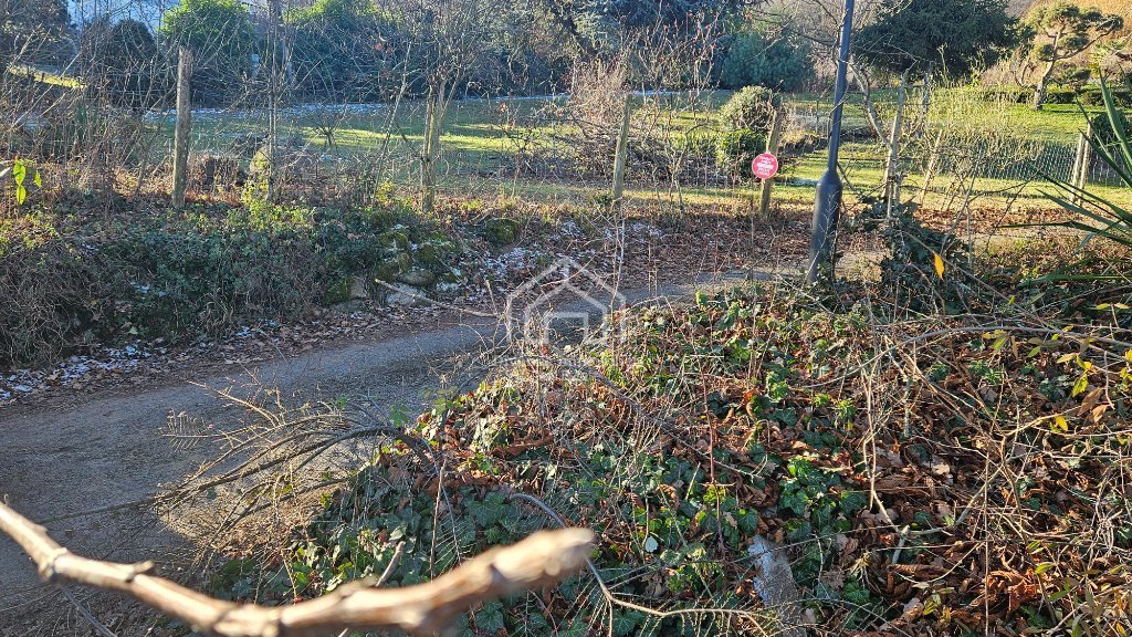 LAND FOR SALE - GRILLY - 1000 m2 - 545�000�&euro;