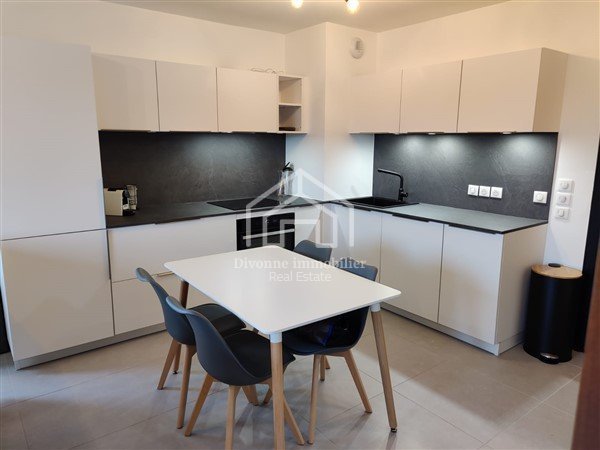 APPARTEMENT T2 A LOUER - DIVONNE LES BAINS - 41.5 m2 - 1 850 &euro; charges comprises par mois