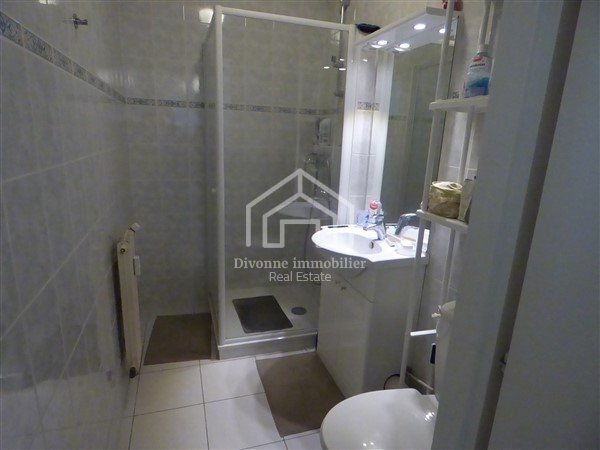 APPARTEMENT T2 A LOUER - DIVONNE LES BAINS - 42.3 m2 - 1 050 &euro; charges comprises par mois
