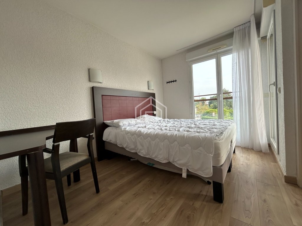 APARTMENT 2 ROOMS TO RENT - DIVONNE LES BAINS - 35.89 m2 - 1�600�&euro; including tenant fees