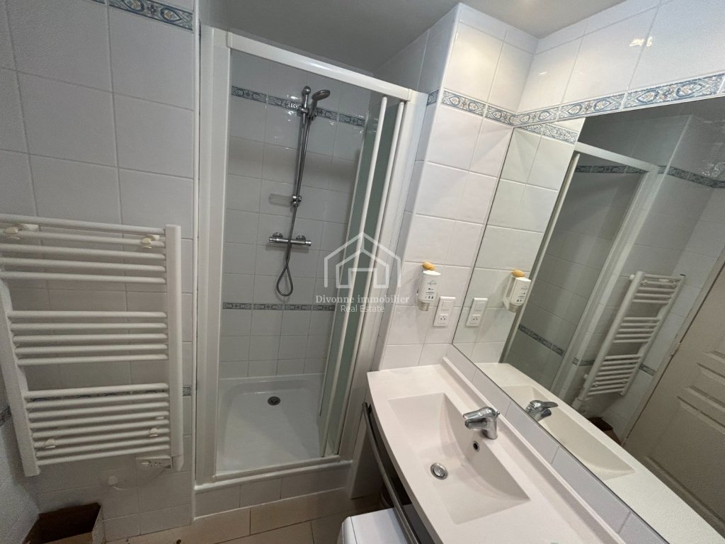 APARTMENT 2 ROOMS TO RENT - DIVONNE LES BAINS - 35.89 m2 - 1�600�&euro; including tenant fees