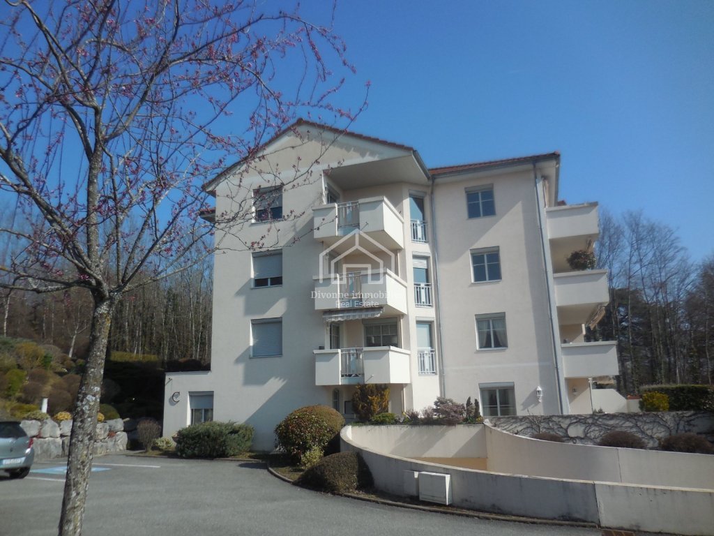 APPARTEMENT T2 A LOUER - DIVONNE LES BAINS - 64.72 m2 - 1 550 &euro; charges comprises par mois