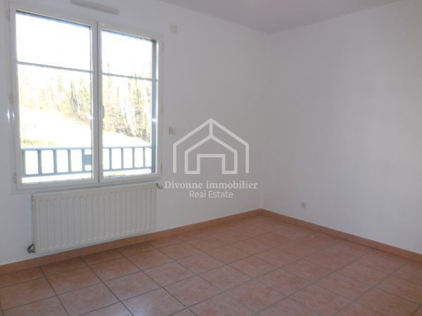 APPARTEMENT T2 A LOUER - DIVONNE LES BAINS - 64.72 m2 - 1 550 &euro; charges comprises par mois