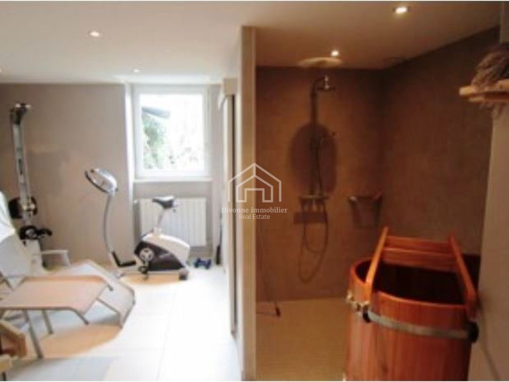 APPARTEMENT T2 A LOUER - DIVONNE LES BAINS - 76.81 m2 - 1780€ charges comprises par mois