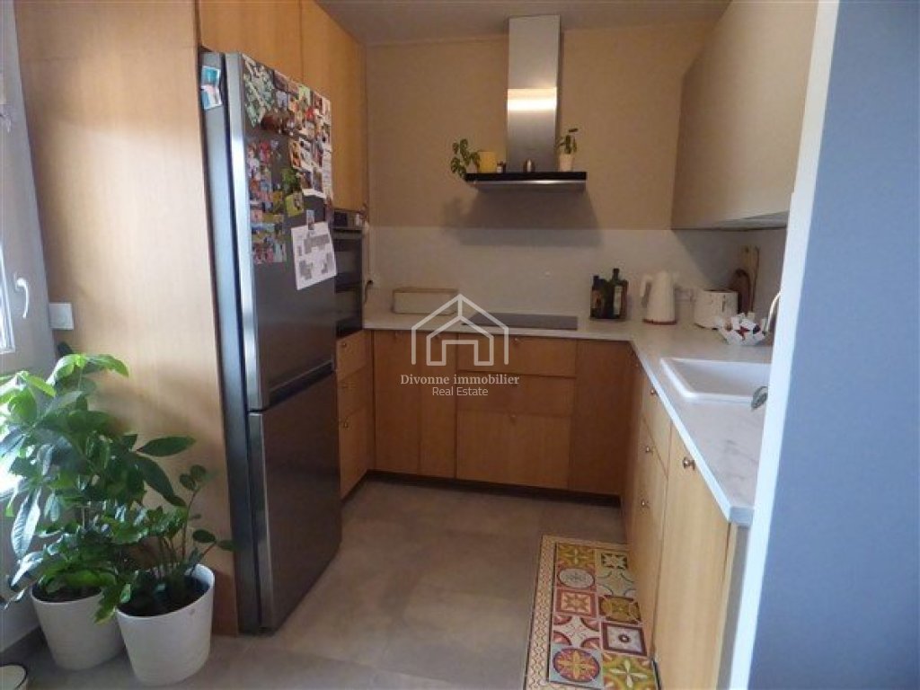 APPARTEMENT T3 A LOUER - DIVONNE LES BAINS - 68.59 m2 - 1�990�&euro; charges comprises par mois