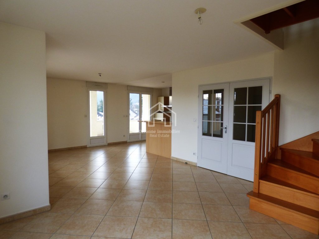 APARTMENT 3 ROOMS TO RENT - DIVONNE LES BAINS - 92.47 m2 - 2 200 &euro; including tenant fees