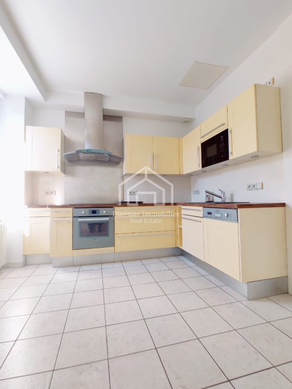 APPARTEMENT T3 A LOUER - DIVONNE LES BAINS - 66.43 m2 - 1 900 &euro; charges comprises par mois
