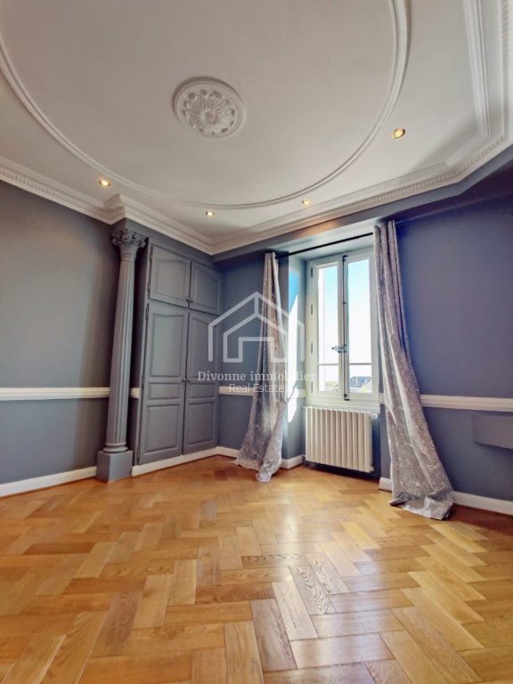 APPARTEMENT T3 A LOUER - DIVONNE LES BAINS - 66.43 m2 - 1 900 &euro; charges comprises par mois