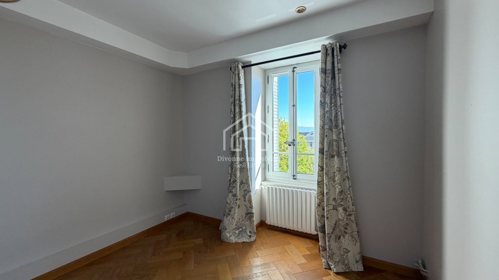APPARTEMENT T3 A LOUER - DIVONNE LES BAINS - 66.43 m2 - 1 900 &euro; charges comprises par mois