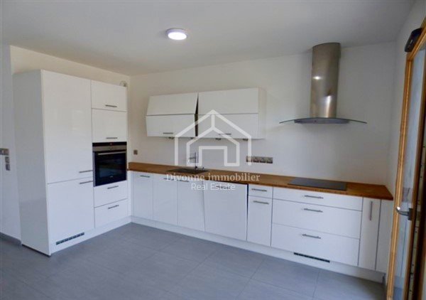 appartement A LOUER - DIVONNE LES BAINS - 70.8 m2 - 2 250 &euro; charges comprises par mois