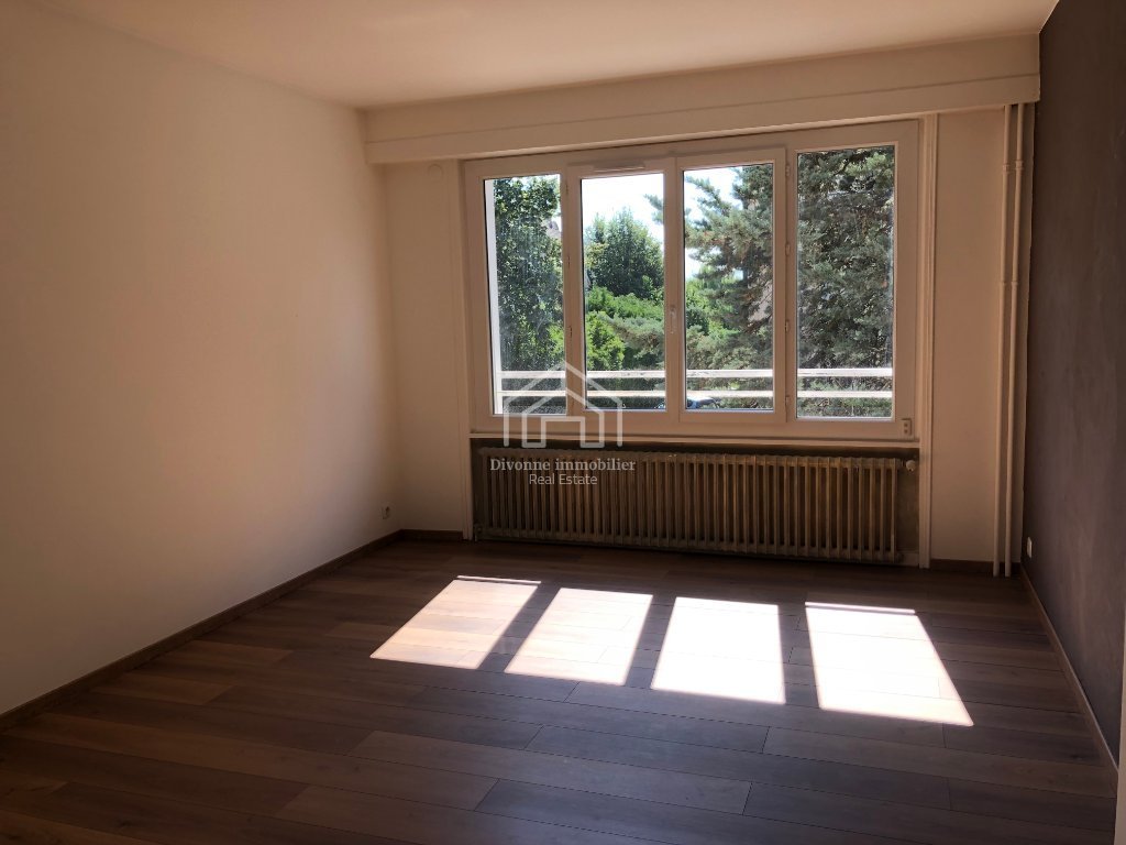 APARTMENT 4 ROOMS TO RENT - DIVONNE LES BAINS - 115.93 m2 - 2�200�&euro; including tenant fees
