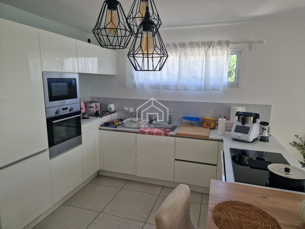 APARTMENT 4 ROOMS TO RENT - DIVONNE LES BAINS - 103 m2 - 2 400 &euro; including tenant fees