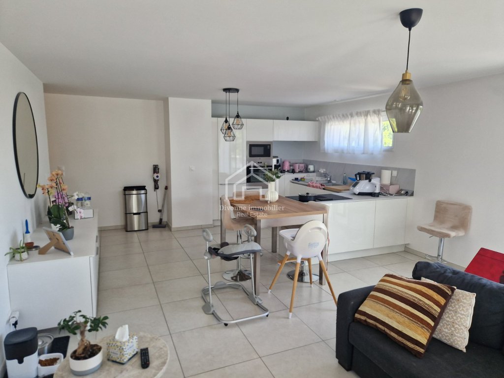 APARTMENT 4 ROOMS TO RENT - DIVONNE LES BAINS - 103 m2 - 2 400 &euro; including tenant fees