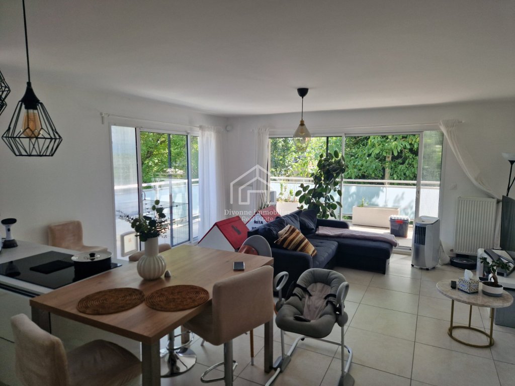 APARTMENT 4 ROOMS TO RENT - DIVONNE LES BAINS - 103 m2 - 2 400 &euro; including tenant fees
