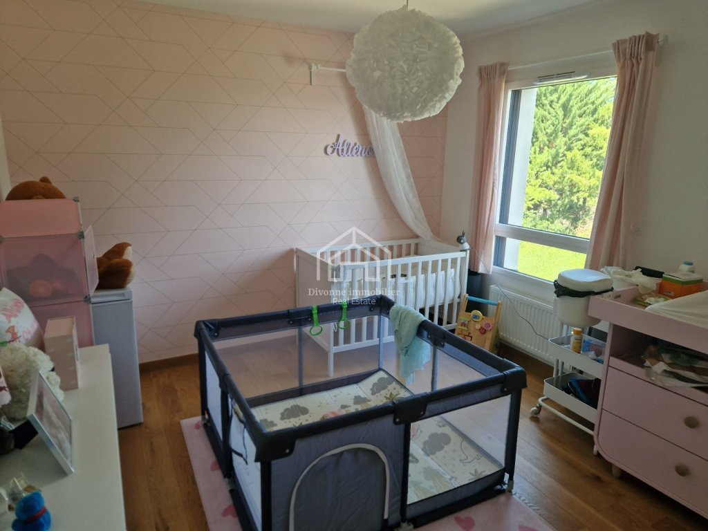 APARTMENT 4 ROOMS TO RENT - DIVONNE LES BAINS - 103 m2 - 2 400 &euro; including tenant fees
