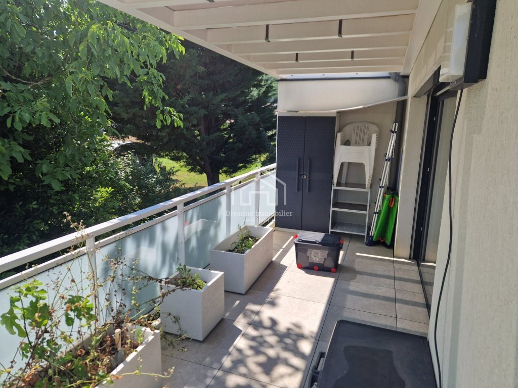 APARTMENT 4 ROOMS TO RENT - DIVONNE LES BAINS - 103 m2 - 2 400 &euro; including tenant fees