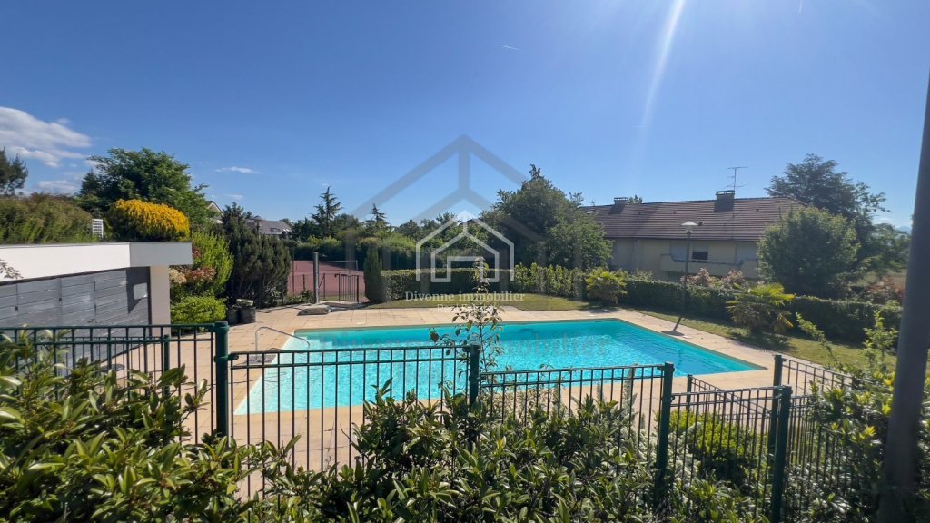 APARTMENT 4 ROOMS TO RENT - DIVONNE LES BAINS - 102.84 m2 - 2�890�&euro; including tenant fees