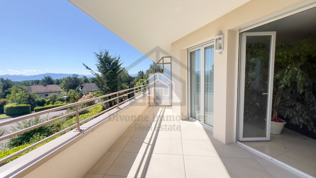 APARTMENT 4 ROOMS TO RENT - DIVONNE LES BAINS - 102.84 m2 - 2�890�&euro; including tenant fees