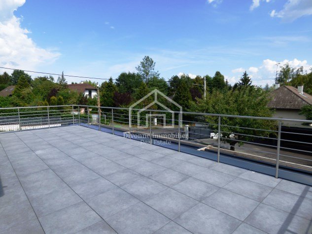 APPARTEMENT T4 A LOUER - DIVONNE LES BAINS - 102.09 m2 - 2 650 &euro; charges comprises par mois