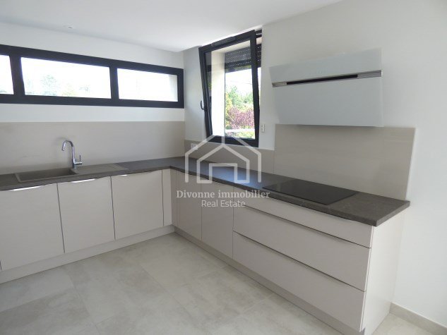 APPARTEMENT T4 A LOUER - DIVONNE LES BAINS - 102.09 m2 - 2 650 &euro; charges comprises par mois