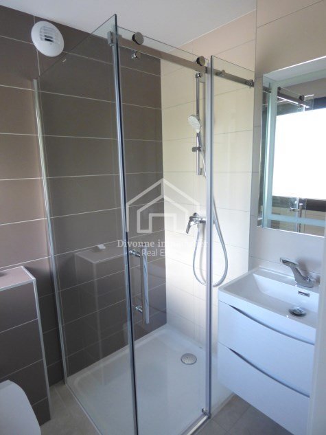 APPARTEMENT T4 A LOUER - DIVONNE LES BAINS - 102.09 m2 - 2 650 &euro; charges comprises par mois