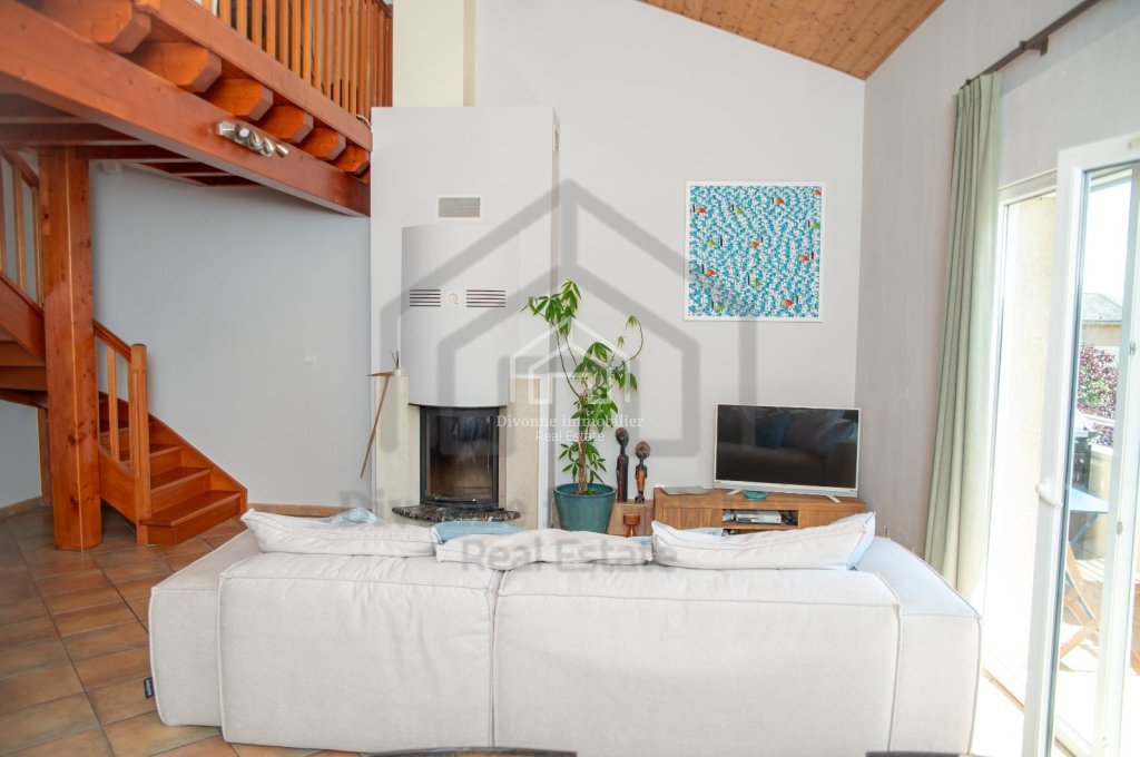 APARTMENT 4 ROOMS TO RENT - DIVONNE LES BAINS - 102.24 m2 - 2 550 &euro; including tenant fees