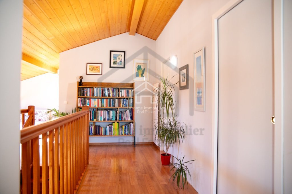 APARTMENT 4 ROOMS TO RENT - DIVONNE LES BAINS - 102.24 m2 - 2 550 &euro; including tenant fees