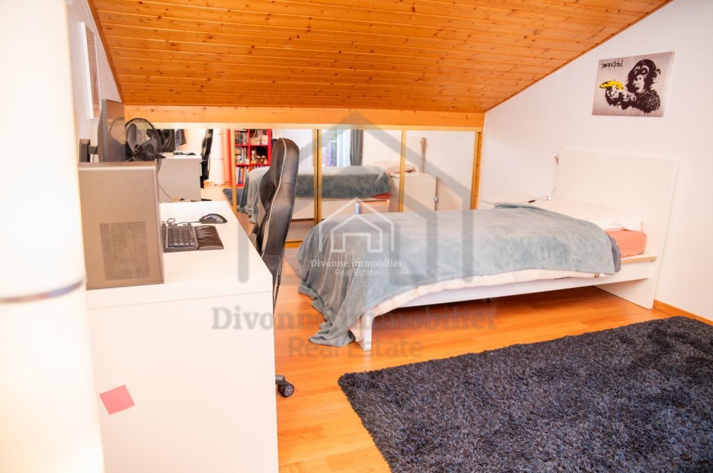 APARTMENT 4 ROOMS TO RENT - DIVONNE LES BAINS - 102.24 m2 - 2 550 &euro; including tenant fees