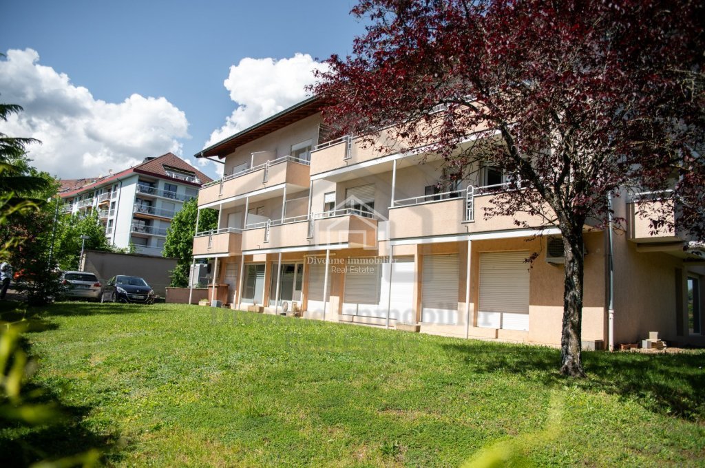 APARTMENT 4 ROOMS TO RENT - DIVONNE LES BAINS - 102.24 m2 - 2 550 &euro; including tenant fees