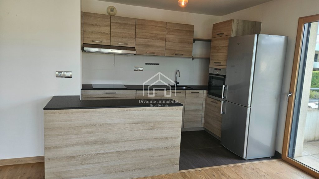 APARTMENT 4 ROOMS TO RENT - DIVONNE LES BAINS - 97.12 m2 - 2 900 &euro; including tenant fees