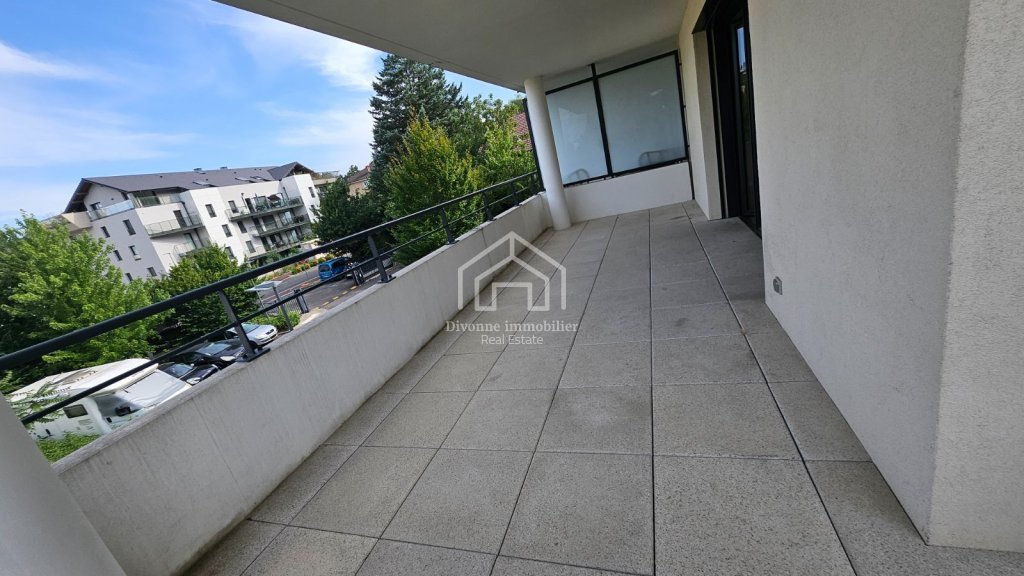 APARTMENT 4 ROOMS TO RENT - DIVONNE LES BAINS - 97.12 m2 - 2 900 &euro; including tenant fees