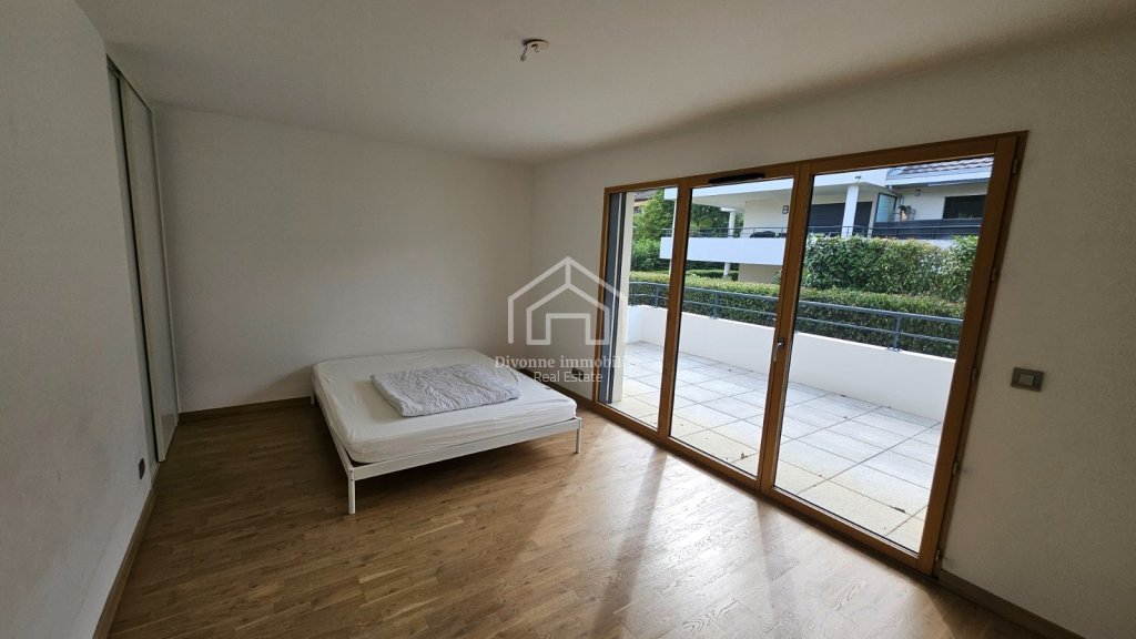 APARTMENT 4 ROOMS TO RENT - DIVONNE LES BAINS - 97.12 m2 - 2 900 &euro; including tenant fees
