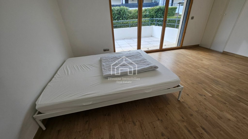 APARTMENT 4 ROOMS TO RENT - DIVONNE LES BAINS - 97.12 m2 - 2 900 &euro; including tenant fees