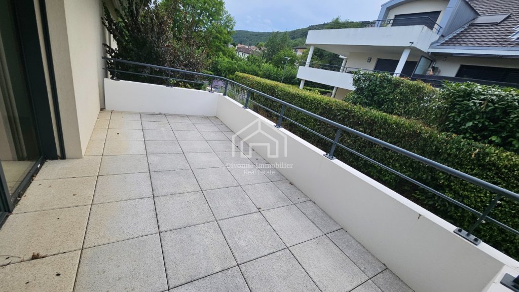 APARTMENT 4 ROOMS TO RENT - DIVONNE LES BAINS - 97.12 m2 - 2 900 &euro; including tenant fees