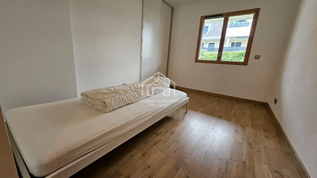 APARTMENT 4 ROOMS TO RENT - DIVONNE LES BAINS - 97.12 m2 - 2 900 &euro; including tenant fees