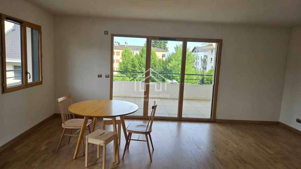 APARTMENT 4 ROOMS TO RENT - DIVONNE LES BAINS - 97.12 m2 - 2 900 &euro; including tenant fees