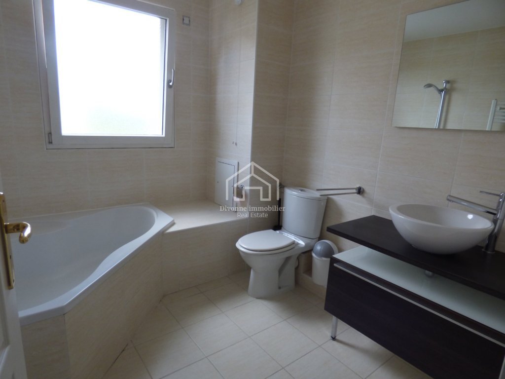 APARTMENT 4 ROOMS TO RENT - DIVONNE LES BAINS - 120.47 m2 - 2 850 &euro; including tenant fees