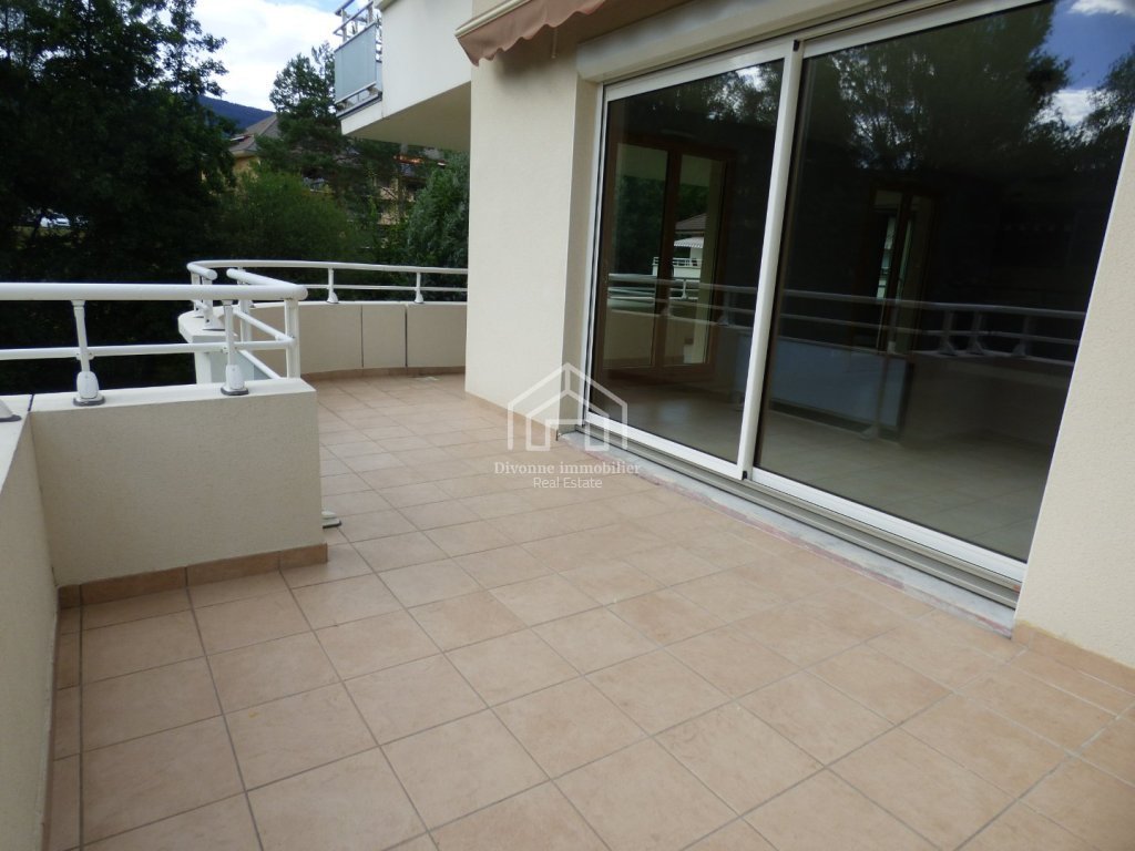 APARTMENT 4 ROOMS TO RENT - DIVONNE LES BAINS - 120.47 m2 - 2 850 &euro; including tenant fees