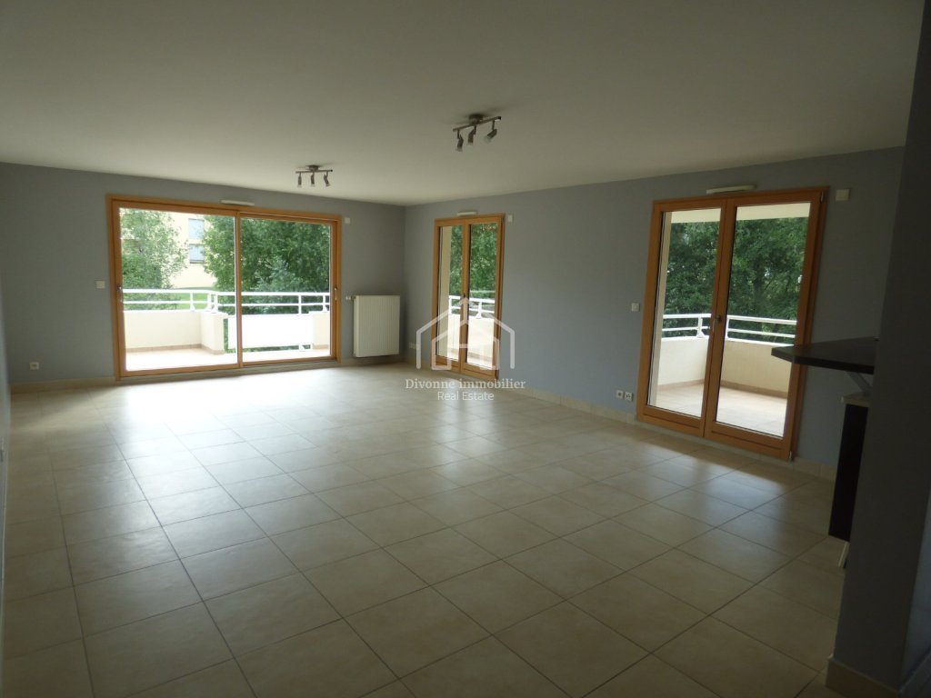 APPARTEMENT T4 A LOUER - DIVONNE LES BAINS - 120.47 m2 - 2 850 &euro; charges comprises par mois